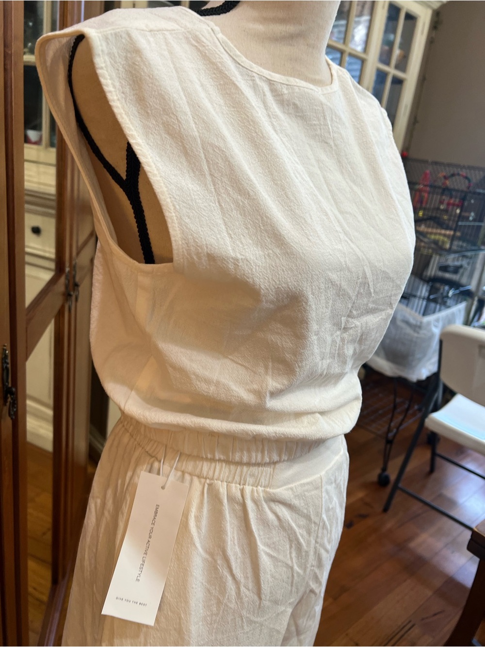 Wide-Leg High-Waist Pants Set in White - Picture 4 of 7